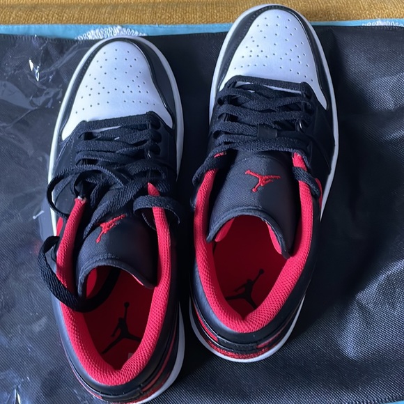 Nike Jordans Men Size 9 - Picture 4 of 12